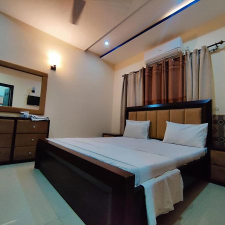 Luxury Guest Rooms Rawalpindi Bagian luar foto