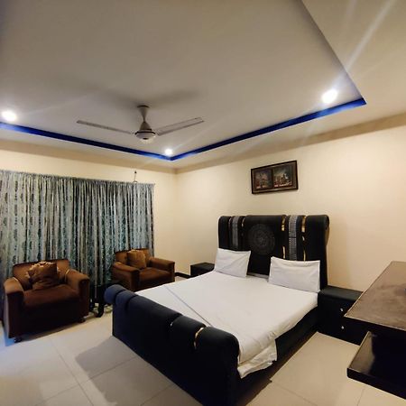 Luxury Guest Rooms Rawalpindi Bagian luar foto
