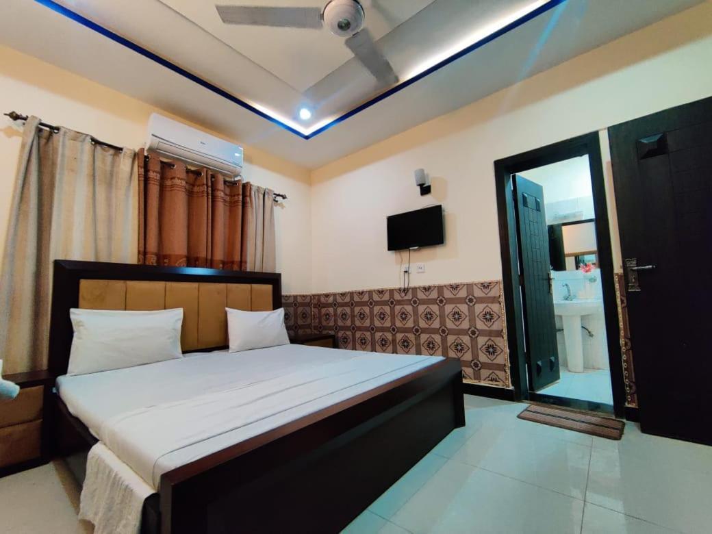 Luxury Guest Rooms Rawalpindi Bagian luar foto