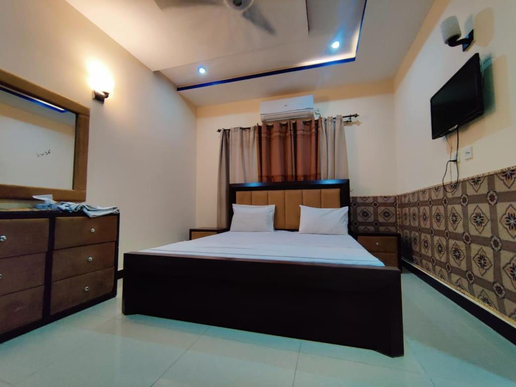 Luxury Guest Rooms Rawalpindi Bagian luar foto