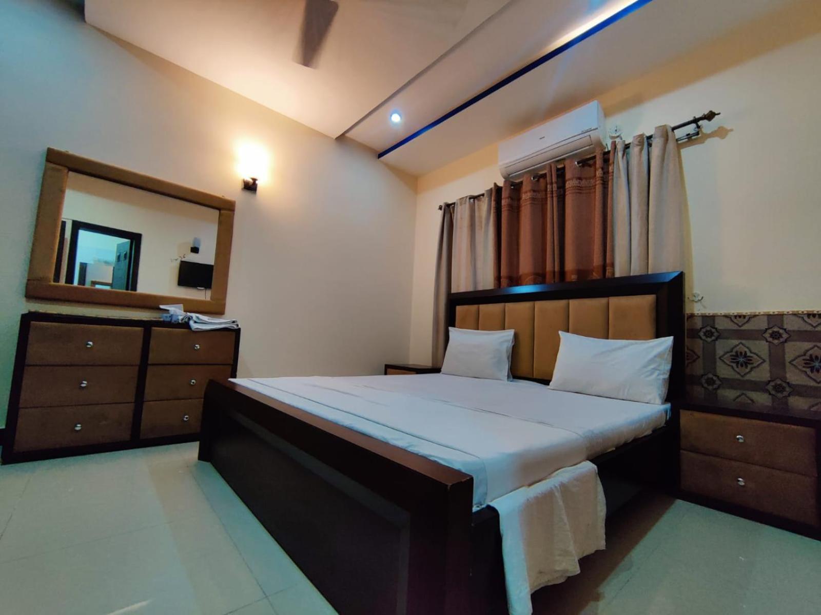 Luxury Guest Rooms Rawalpindi Bagian luar foto