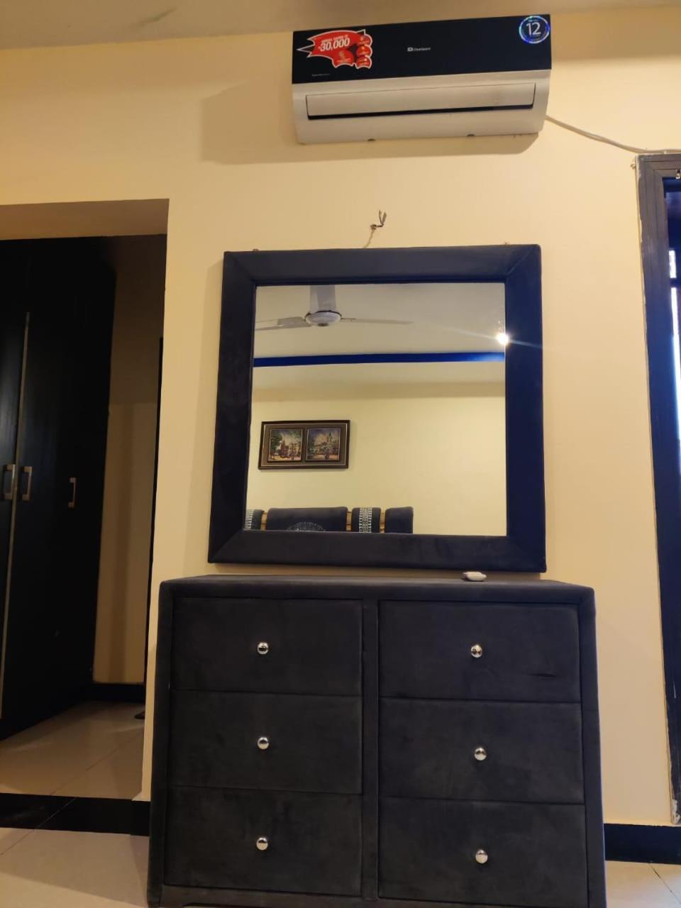 Luxury Guest Rooms Rawalpindi Bagian luar foto